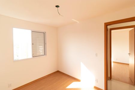 Apartamento à venda com 47m², 2 quartos e 1 vaga Apartamento à venda com 47m², 2 quartos e 1 vagaQuarto 01