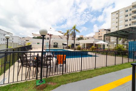 Apartamento à venda com 47m², 2 quartos e 1 vaga Apartamento à venda com 47m², 2 quartos e 1 vagaÁrea comum - Piscina