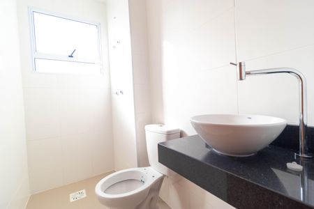 Apartamento à venda com 47m², 2 quartos e 1 vaga Apartamento à venda com 47m², 2 quartos e 1 vagaBanheiro