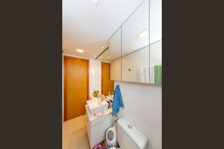 Apartamento à venda com 188m², 3 quartos e 3 vagasBanheiro Social