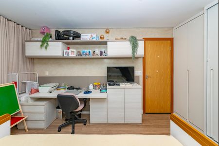 Apartamento à venda com 188m², 3 quartos e 3 vagasQuarto 3