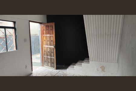 Casa à venda com 180m², 2 quartos e 2 vagasSala