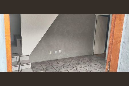 Casa à venda com 180m², 2 quartos e 2 vagasSala