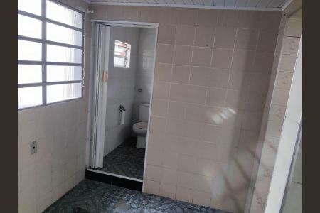Casa à venda com 180m², 2 quartos e 2 vagasBanheiro 1