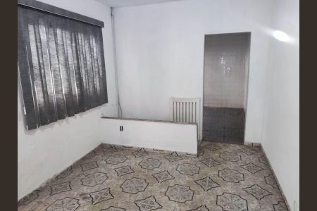 Casa à venda com 180m², 2 quartos e 2 vagasSala