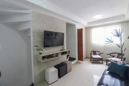 Casa de condomínio à venda com 125m², 3 quartos e 2 vagasSala