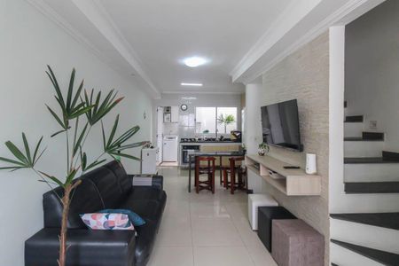 Casa de condomínio à venda com 125m², 3 quartos e 2 vagasSala