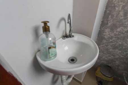 Casa de condomínio à venda com 125m², 3 quartos e 2 vagasLavabo