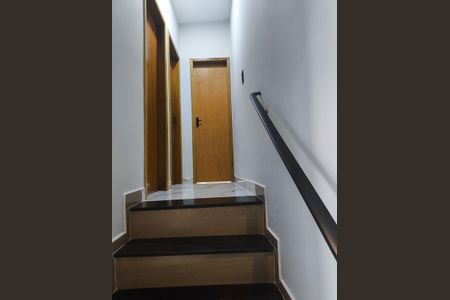 Casa de condomínio para alugar com 60m², 2 quartos e 1 vagaEscada