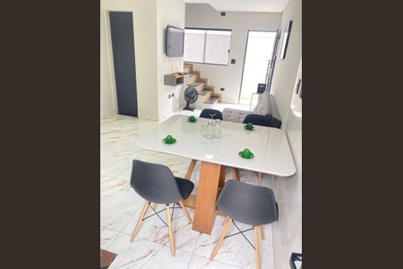 Casa de condomínio para alugar com 60m², 2 quartos e 1 vagaSala