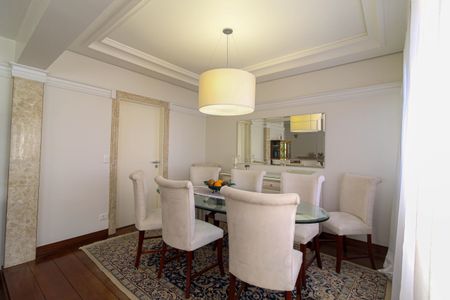 Apartamento à venda com 172m², 4 quartos e 3 vagas Apartamento à venda com 172m², 4 quartos e 3 vagasSala de Jantar