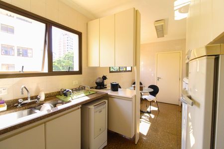 Apartamento à venda com 172m², 4 quartos e 3 vagas Apartamento à venda com 172m², 4 quartos e 3 vagasCozinha