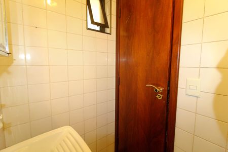 Apartamento à venda com 172m², 4 quartos e 3 vagas Apartamento à venda com 172m², 4 quartos e 3 vagasBanheiro de serviço