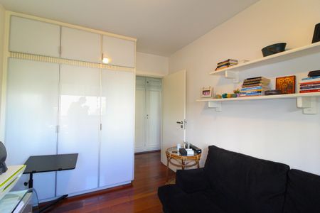 Apartamento à venda com 172m², 4 quartos e 3 vagas Apartamento à venda com 172m², 4 quartos e 3 vagasQuarto 1