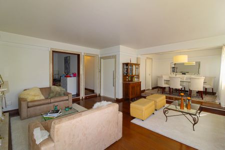 Apartamento à venda com 172m², 4 quartos e 3 vagas Apartamento à venda com 172m², 4 quartos e 3 vagasSala de Estar