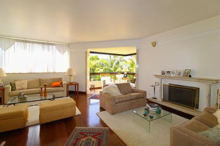 Apartamento à venda com 172m², 4 quartos e 3 vagas Apartamento à venda com 172m², 4 quartos e 3 vagasSala de Estar