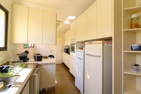 Apartamento à venda com 172m², 4 quartos e 3 vagas Apartamento à venda com 172m², 4 quartos e 3 vagasCozinha