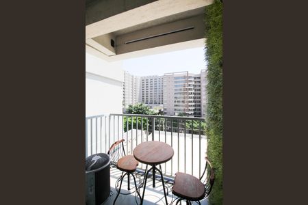 Studio para alugar com 22m², 1 quarto e sem vaga Studio para alugar com 22m², 1 quarto e sem vagaVaranda