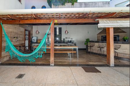 Casa à venda com 516m², 4 quartos e 4 vagasVaranda gourmet