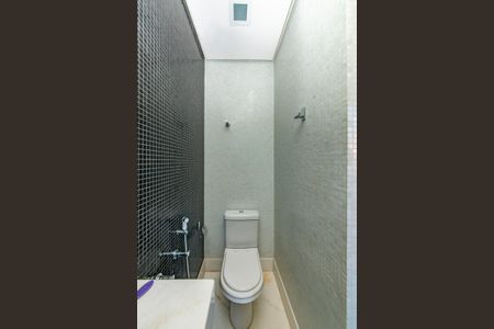 Casa à venda com 516m², 4 quartos e 4 vagasBanheiro da Suíte 2