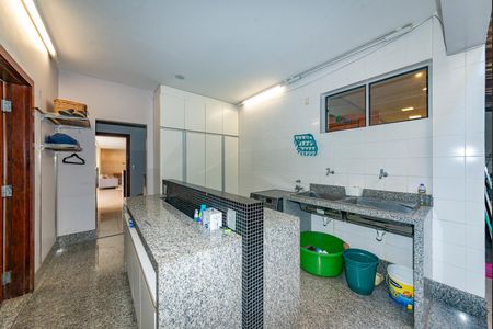 Casa à venda com 516m², 4 quartos e 4 vagasÁrea de Serviço