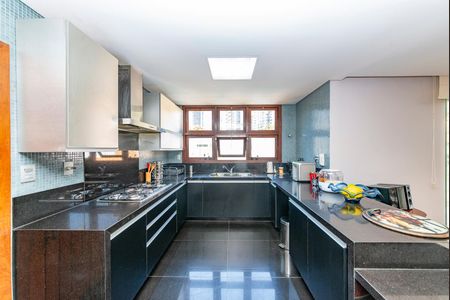 Casa à venda com 516m², 4 quartos e 4 vagasCozinha