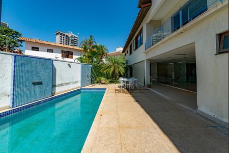 Casa à venda com 516m², 4 quartos e 4 vagasPiscina