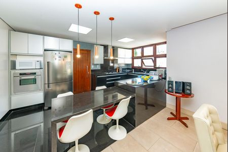 Casa à venda com 516m², 4 quartos e 4 vagasCozinha