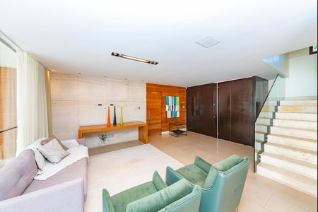 Casa à venda com 516m², 4 quartos e 4 vagasSala 1