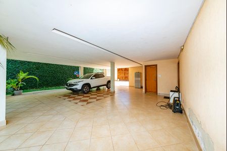 Casa à venda com 516m², 4 quartos e 4 vagasGaragem