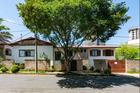 Casa à venda com 516m², 4 quartos e 4 vagasFachada