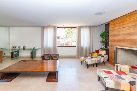 Casa à venda com 516m², 4 quartos e 4 vagasSala 3