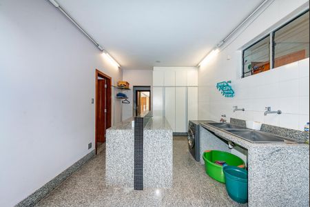 Casa à venda com 516m², 4 quartos e 4 vagasÁrea de Serviço