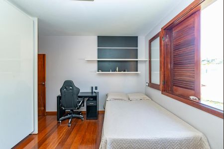 Casa à venda com 516m², 4 quartos e 4 vagasSuíte 4