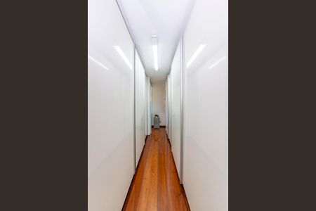 Casa à venda com 516m², 4 quartos e 4 vagasCloset da suíte 1