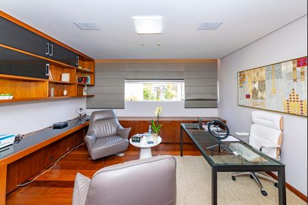 Casa à venda com 516m², 4 quartos e 4 vagasSala 2