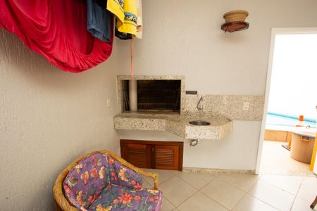 Casa à venda com 200m², 3 quartos e 2 vagasChurrasqueira