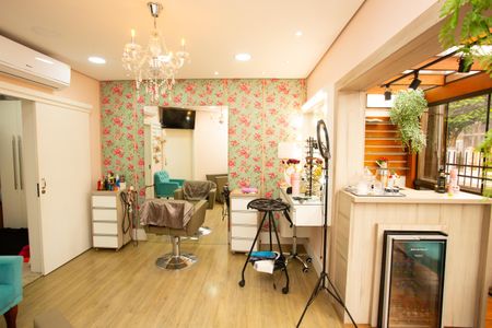 Casa à venda com 200m², 3 quartos e 2 vagasAnexo/studio/salão de beleza/escritório