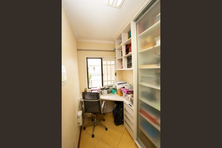 Casa à venda com 200m², 3 quartos e 2 vagasEscritório/Corredor