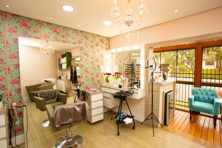 Casa à venda com 200m², 3 quartos e 2 vagasAnexo/studio/salão de beleza/escritório