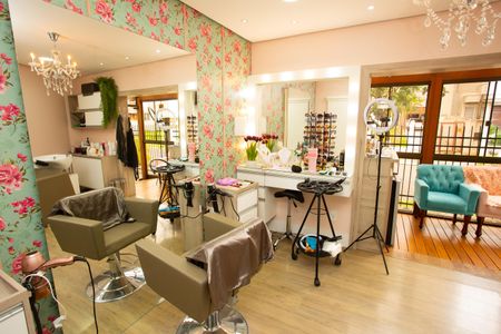 Casa à venda com 200m², 3 quartos e 2 vagasAnexo/studio/salão de beleza/escritório