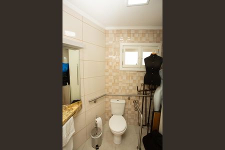 Casa à venda com 200m², 3 quartos e 2 vagasBanheiro adaptado