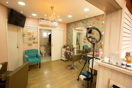 Casa à venda com 200m², 3 quartos e 2 vagasAnexo/studio/salão de beleza/escritório