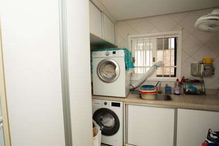 Casa à venda com 200m², 3 quartos e 2 vagasLavanderia/Área de Serviço