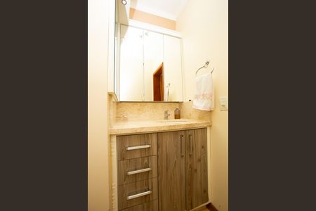 Casa à venda com 200m², 3 quartos e 2 vagasBanheiro