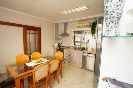 Casa à venda com 200m², 3 quartos e 2 vagasCozinha