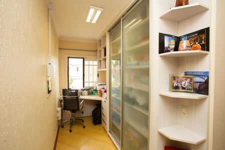 Casa à venda com 200m², 3 quartos e 2 vagasEscritório/Corredor