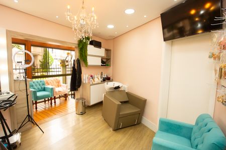 Casa à venda com 200m², 3 quartos e 2 vagasAnexo/studio/salão de beleza/escritório