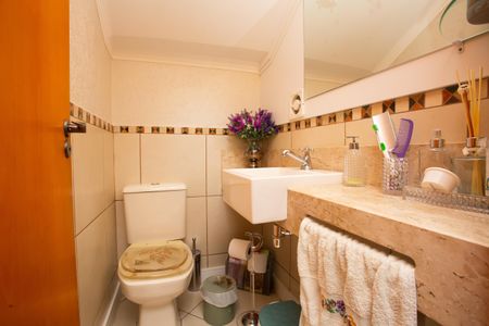 Casa à venda com 200m², 3 quartos e 2 vagasLavabo