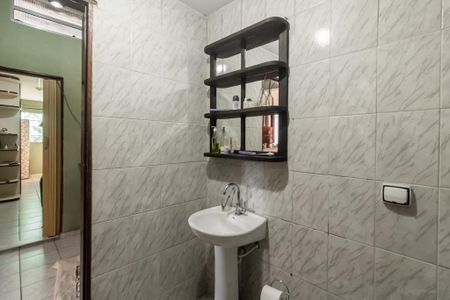 Casa à venda com 300m², 2 quartos e 8 vagasBanheiro